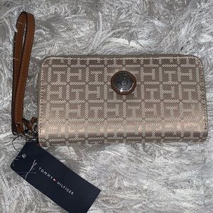 Tommy Hilfiger Wristlet